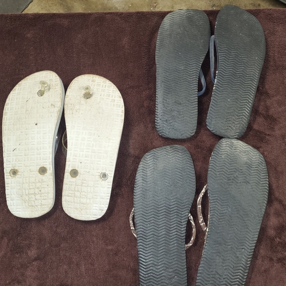 Women's Assorted Flip Flops Collection - Picture 6 of 7